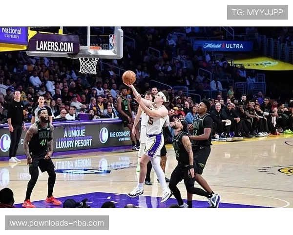 湖人替补火力下降30%，里夫斯缺阵放大轮换短板