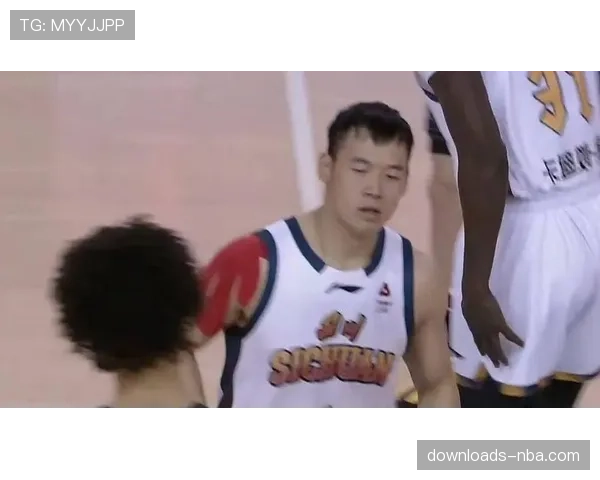 景菡一场均0.9次抢断，四川丰谷酒业后卫线防守努力